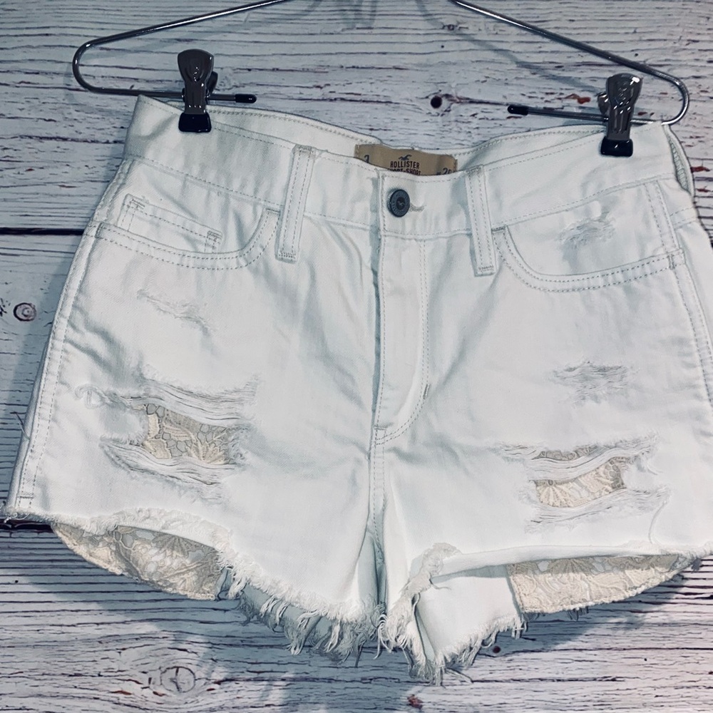 NEW✨HOLLISTER HIGH RISE SHORTS DISTRESSED w LACE - Picture 2 of 9